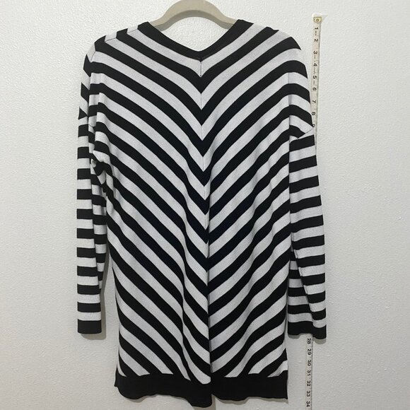 Lane Bryant Chevron Striped Sweater Size 14/16 - Picture 7 of 10